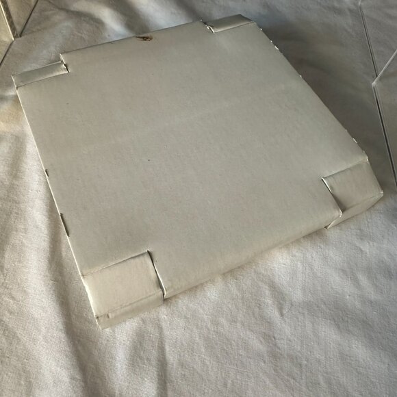 VINTAGE AVON MOTHER'S DAY PLATE – 1987 "A MOTHER IS LOVE" Collectible - Picture 7 of 7